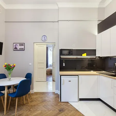 Chopin In The Center Of Apartment *