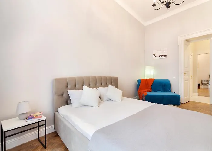 Chopin In The Center Of *