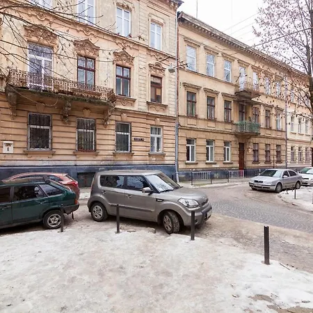 Chopin In The Center Of Apartmán Lvov